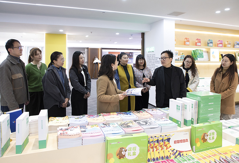 【栏目报道】热烈欢迎高登科、赵婧娜两位老师做客希望美术教育《美育面向未来》主题访谈栏目！